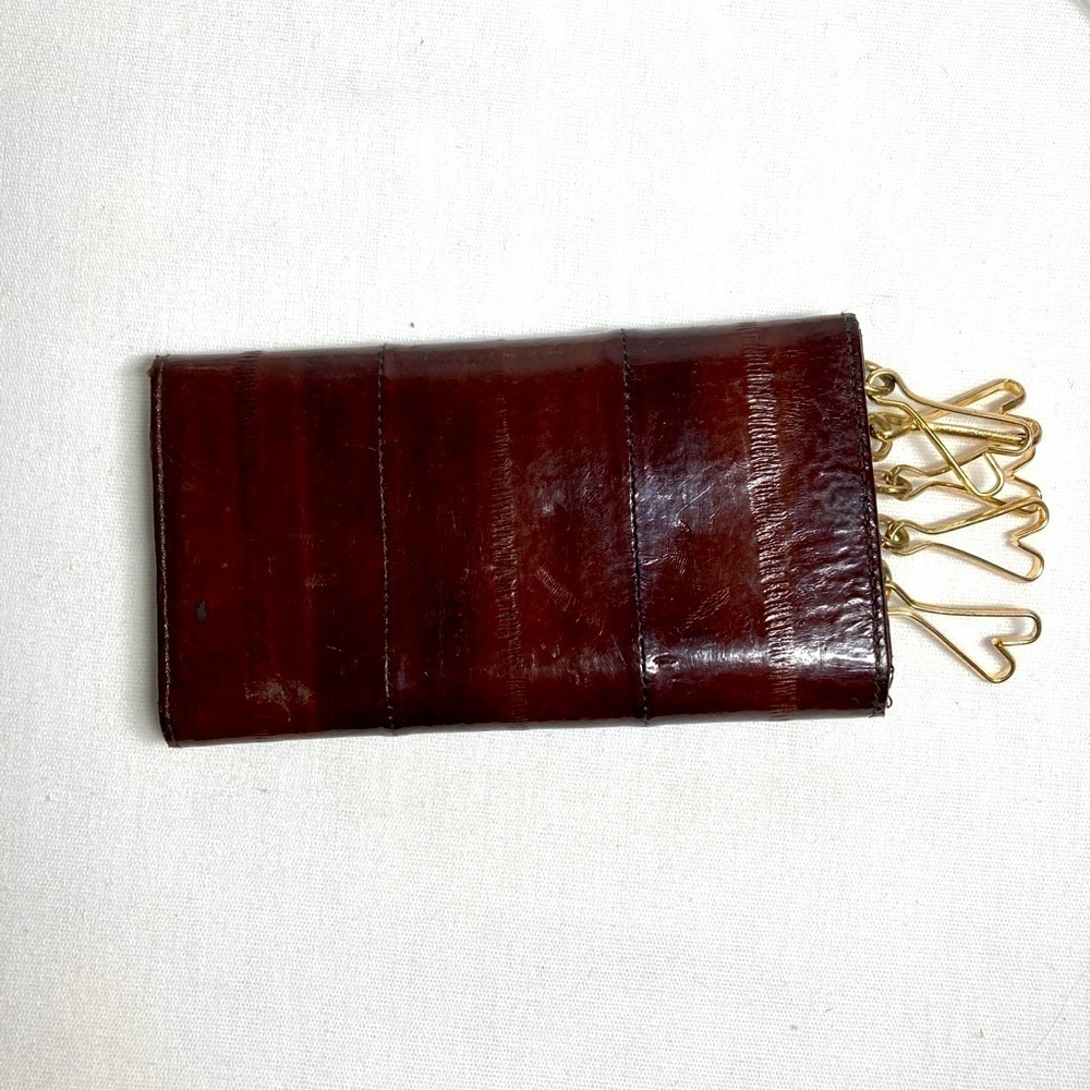 Vintage 80’s Eel Skin Key Holder in a Dark Brown, Mahogany colour.